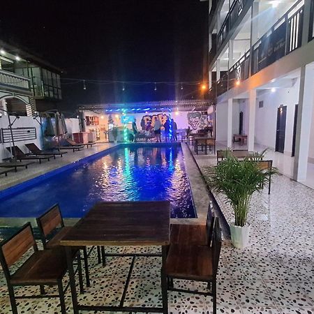 Vang Vieng Santara Backpackers Hostel Exterior foto